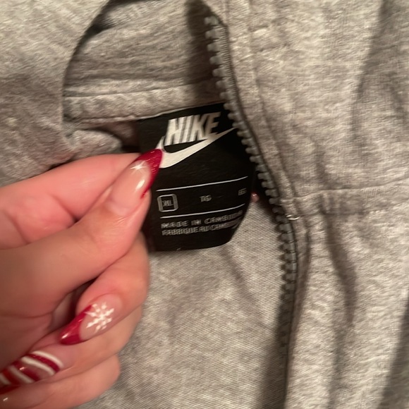 Nike sweater - Picture 2 of 2
